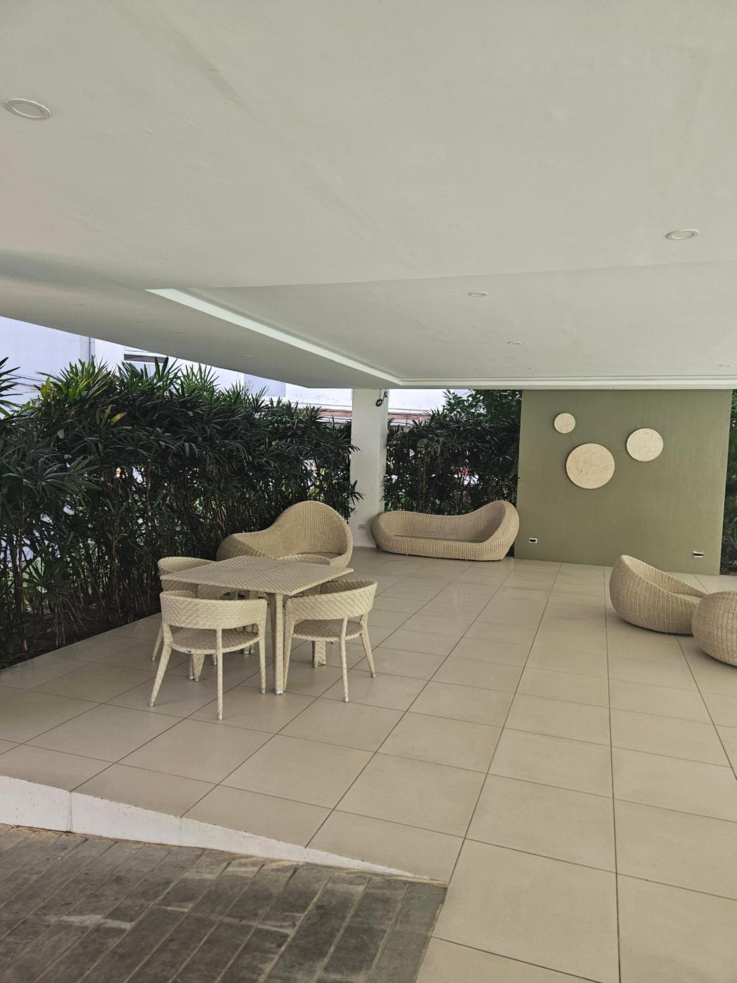 2-Bedroom Boutique City Condo - Newly Renovated! Cebu Zewnętrze zdjęcie